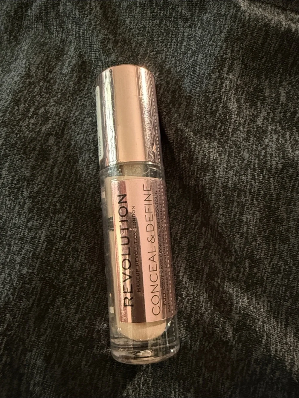 Revolution Conceal & Define Liquid Concealer - Light Beige with Silver Cap c5